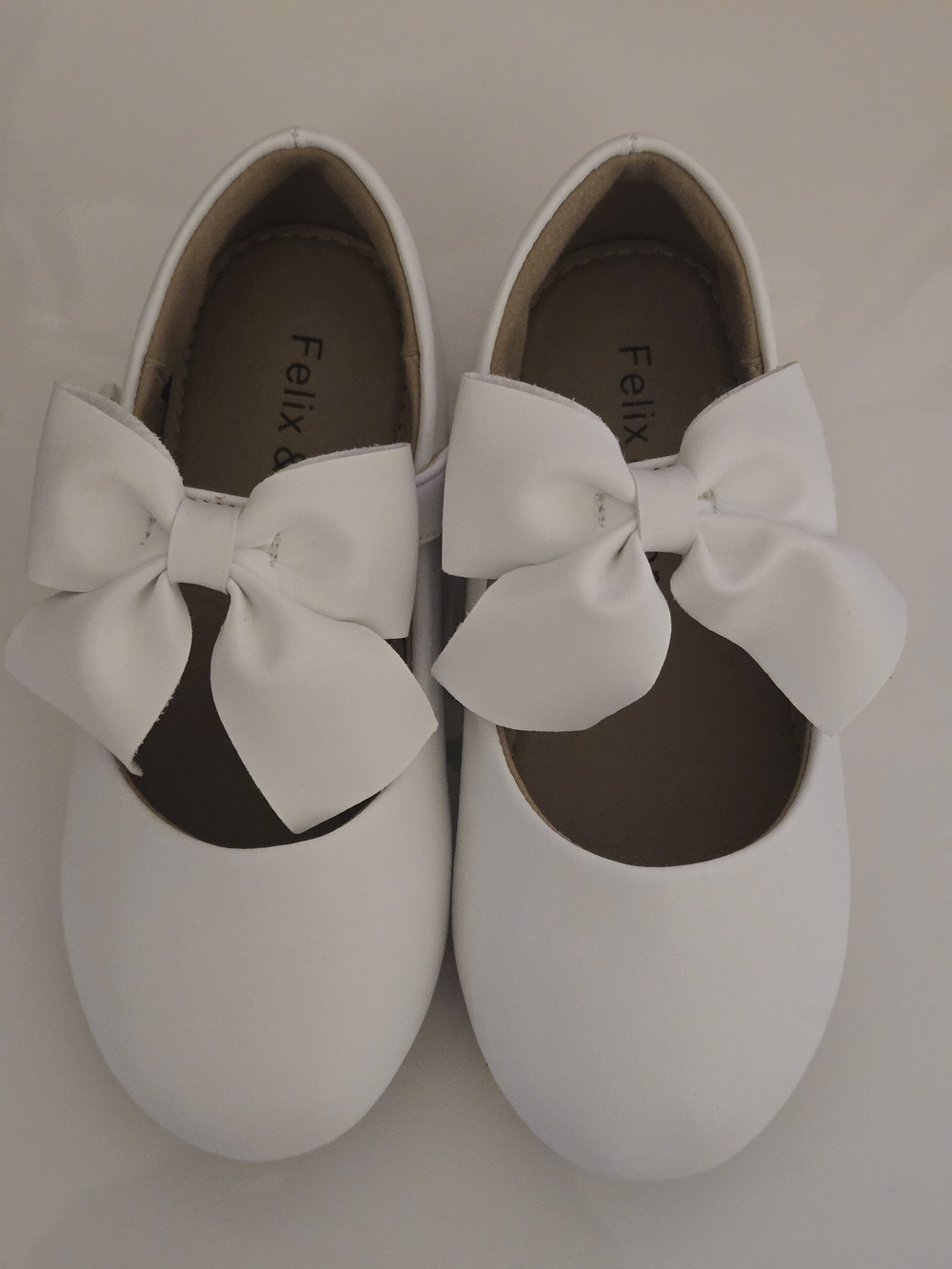 Felix & Flora White Girls' Bow Mary Jane Dress Shoes Size 9